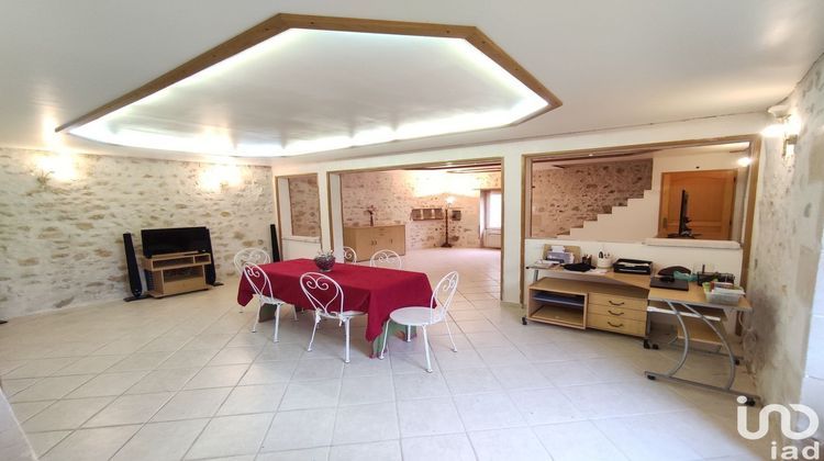 Ma-Cabane - Vente Maison Lussac-les-Châteaux, 175 m²