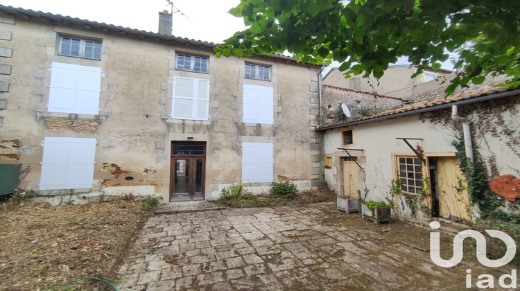 Ma-Cabane - Vente Maison Lussac-les-Châteaux, 228 m²