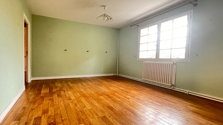 Ma-Cabane - Vente Maison LUSSAC-LES-CHATEAUX, 145 m²