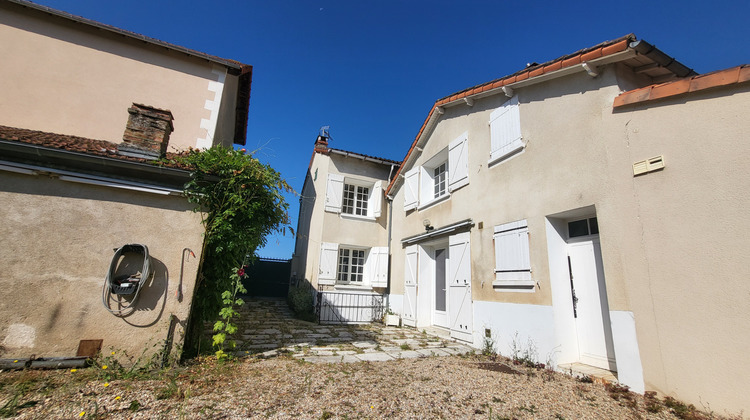 Ma-Cabane - Vente Maison Lussac-les-Châteaux, 123 m²