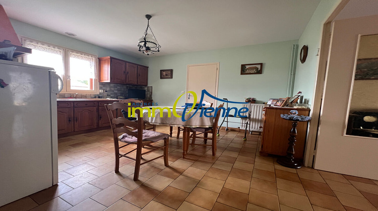 Ma-Cabane - Vente Maison LUSSAC-LES-CHATEAUX, 88 m²