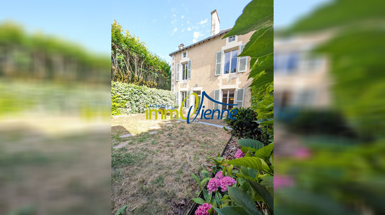 Ma-Cabane - Vente Maison LUSSAC-LES-CHATEAUX, 183 m²