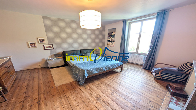 Ma-Cabane - Vente Maison LUSSAC-LES-CHATEAUX, 183 m²