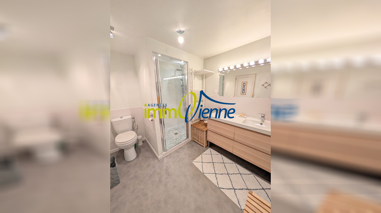 Ma-Cabane - Vente Maison LUSSAC-LES-CHATEAUX, 183 m²