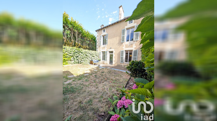 Ma-Cabane - Vente Maison Lussac-les-Châteaux, 184 m²