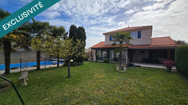 Ma-Cabane - Vente Maison Lussac-les-Chateaux, 160 m²