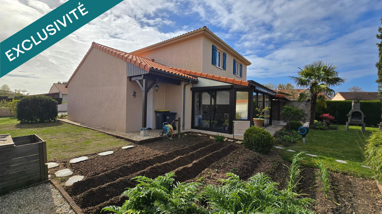 Ma-Cabane - Vente Maison Lussac-les-Chateaux, 160 m²