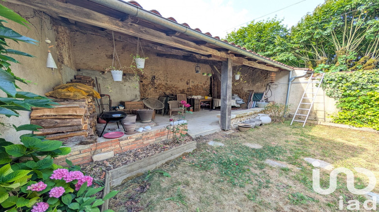 Ma-Cabane - Vente Maison Lussac-les-Châteaux, 184 m²