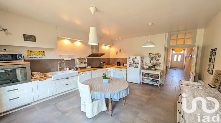 Ma-Cabane - Vente Maison Lussac-les-Châteaux, 184 m²