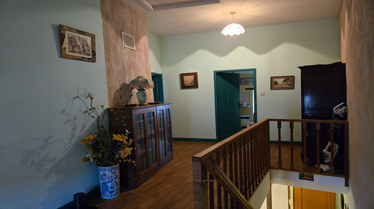 Ma-Cabane - Vente Maison LUSSAC-LES-EGLISES, 220 m²