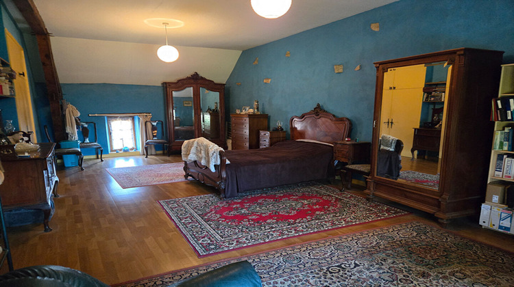 Ma-Cabane - Vente Maison LUSSAC-LES-EGLISES, 220 m²