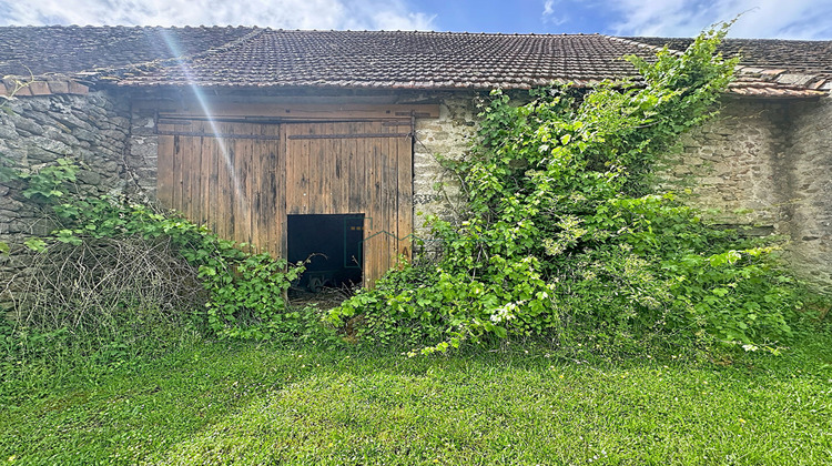 Ma-Cabane - Vente Maison LUSSAC-LES-EGLISES, 70 m²