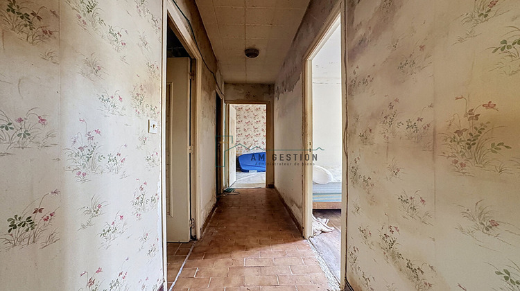 Ma-Cabane - Vente Maison LUSSAC-LES-EGLISES, 70 m²
