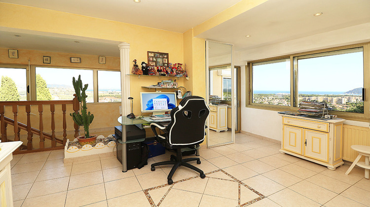 Ma-Cabane - Vente Maison MANDELIEU-LA-NAPOULE, 172 m²