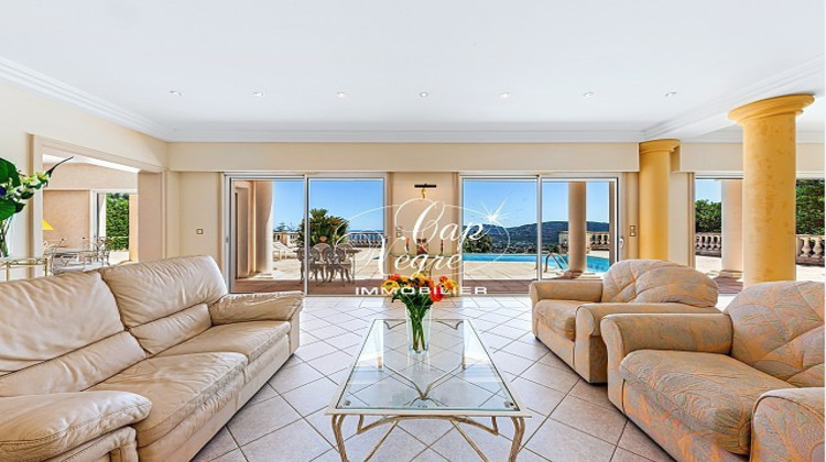 Ma-Cabane - Vente Maison MANDELIEU-LA-NAPOULE, 285 m²