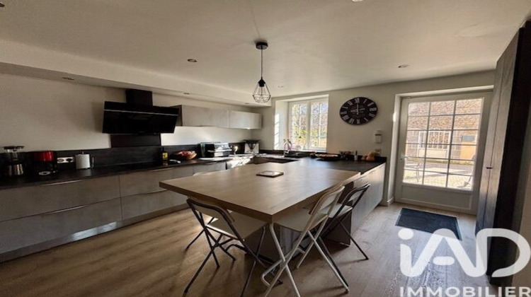 Ma-Cabane - Vente Maison Manzat, 147 m²