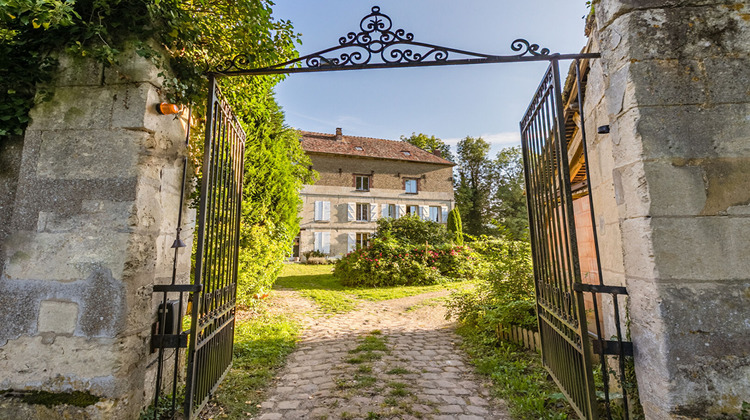 Ma-Cabane - Vente Maison MARGNY-LES-COMPIEGNE, 350 m²