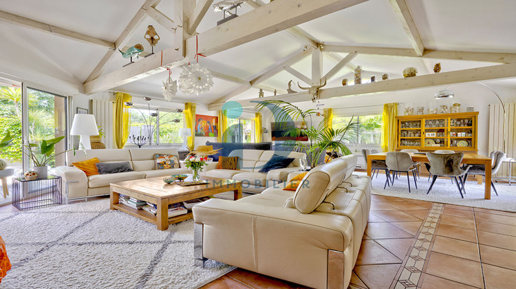 Ma-Cabane - Vente Maison MARTIGNAS-SUR-JALLE, 210 m²