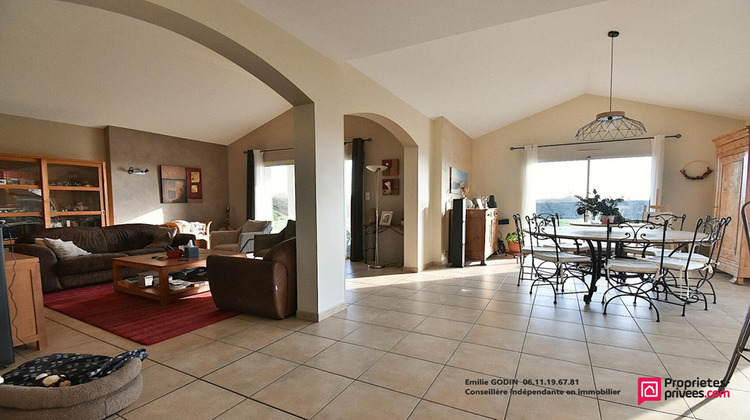 Ma-Cabane - Vente Maison MAULEVRIER, 217 m²