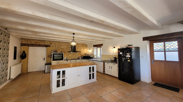Ma-Cabane - Vente Maison MAUZAC ET GRAND CASTANG, 285 m²
