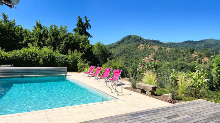 Ma-Cabane - Vente Maison MAZEYRAT-D'ALLIER, 231 m²