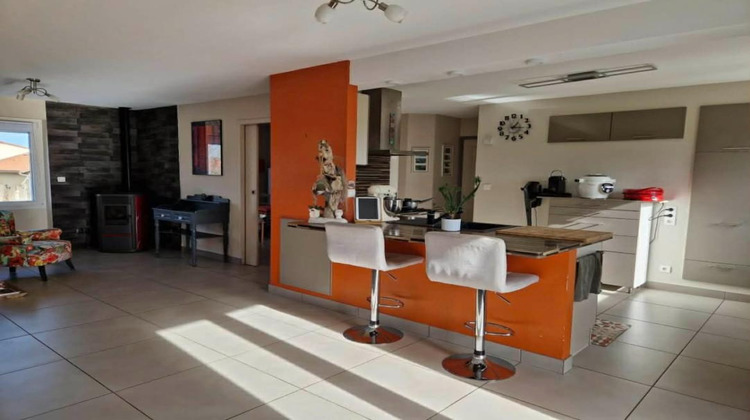 Ma-Cabane - Vente Maison MENETROL, 176 m²