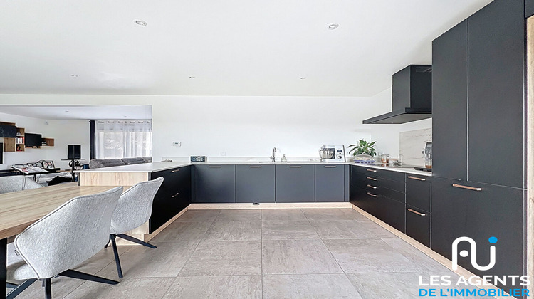 Ma-Cabane - Vente Maison MEZIERES-LEZ-CLERY, 170 m²