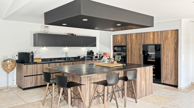 Ma-Cabane - Vente Maison MOLLEGES, 233 m²