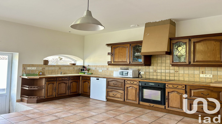 Ma-Cabane - Vente Maison Montboyer, 282 m²