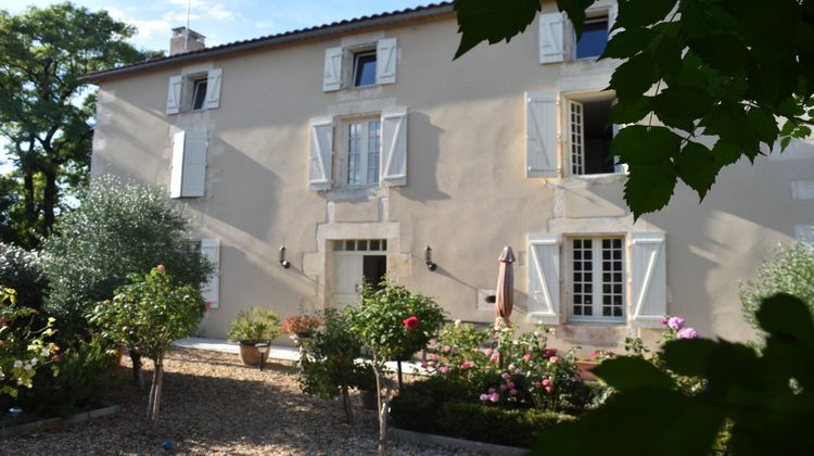 Ma-Cabane - Vente Maison Montbron, 240 m²