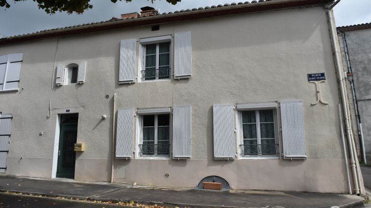 Ma-Cabane - Vente Maison Montbron, 100 m²