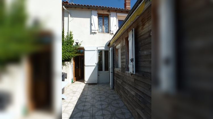 Ma-Cabane - Vente Maison MONTFAUCON-MONTIGNE, 125 m²