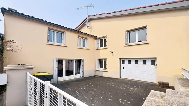 Ma-Cabane - Vente Maison MONTFAUCON MONTIGNE, 122 m²
