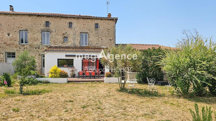 Ma-Cabane - Vente Maison MONTFAUCON MONTIGNE, 180 m²