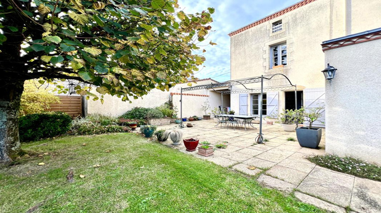 Ma-Cabane - Vente Maison MONTFAUCON MONTIGNE, 206 m²