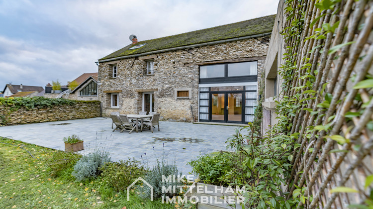 Ma-Cabane - Vente Maison Montfort-l'Amaury, 201 m²