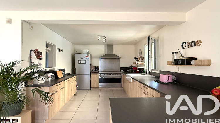 Ma-Cabane - Vente Maison Montfort-l'Amaury, 167 m²