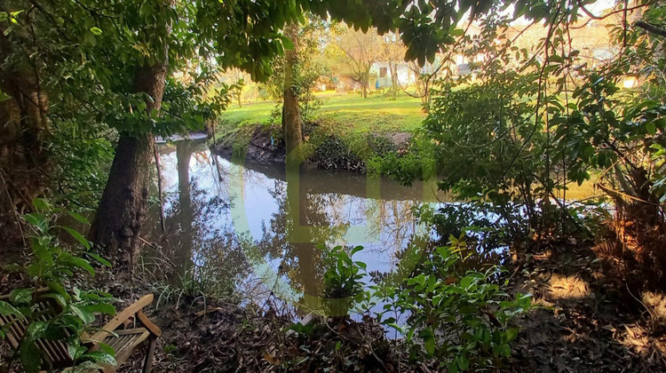 Ma-Cabane - Vente Maison MONTGUYON, 374 m²
