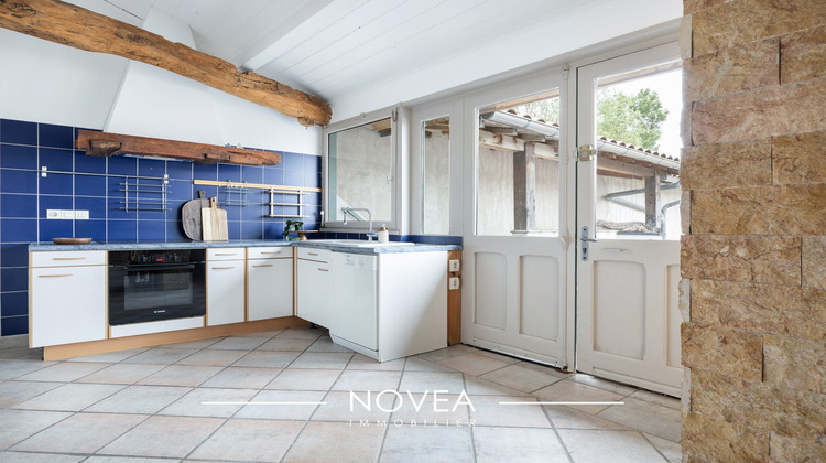 Ma-Cabane - Vente Maison Monthieux, 285 m²