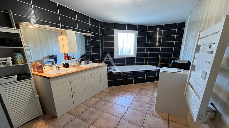 Ma-Cabane - Vente Maison MONTIGNE-LE-BRILLANT, 185 m²