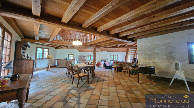 Ma-Cabane - Vente Maison Montmoreau-Saint-Cybard, 316 m²