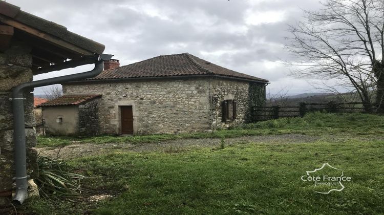 Ma-Cabane - Vente Maison MONTMURAT, 80 m²