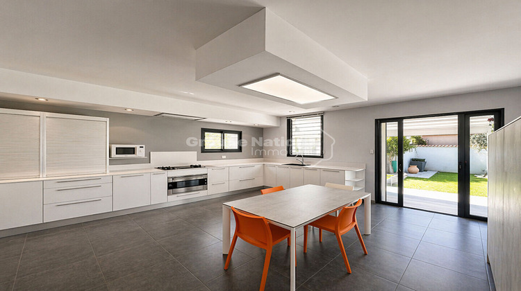 Ma-Cabane - Vente Maison MORIERES-LES-AVIGNON, 187 m²