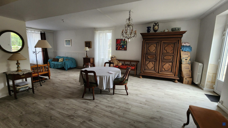 Ma-Cabane - Vente Maison Mortagne-sur-Gironde, 322 m²