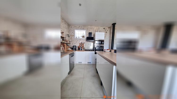 Ma-Cabane - Vente Maison Mortagne-sur-Gironde, 204 m²
