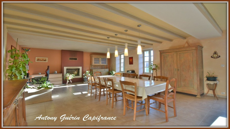 Ma-Cabane - Vente Maison MORTAGNE SUR SEVRE, 201 m²