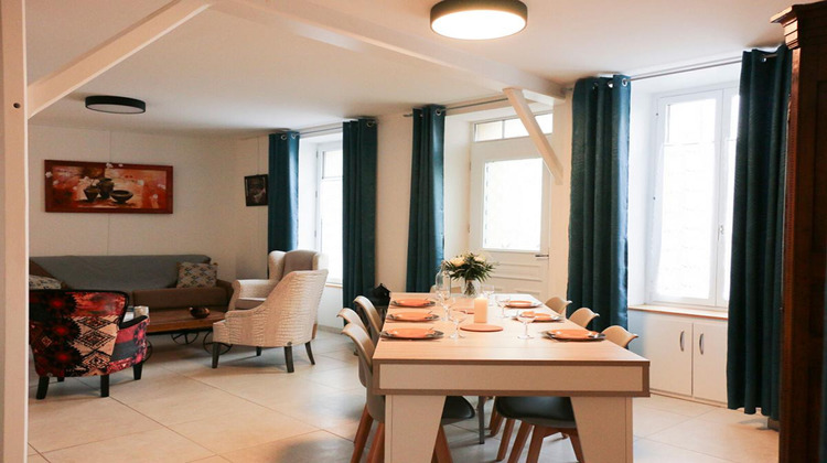 Ma-Cabane - Vente Maison MORTAGNE SUR SEVRE, 373 m²