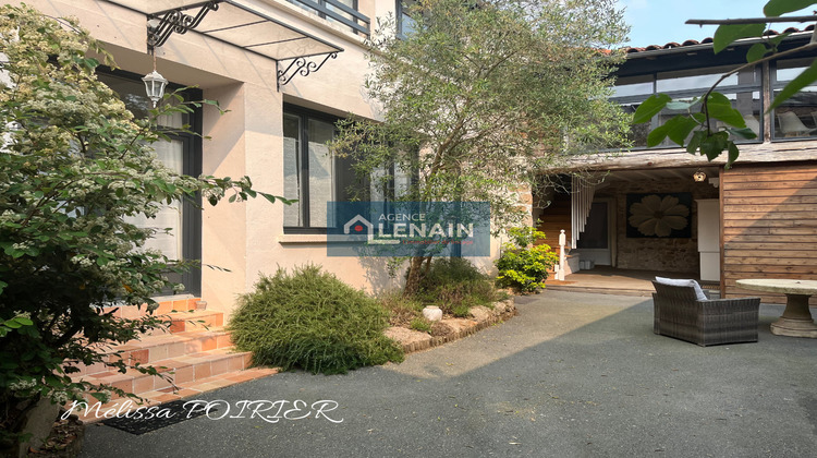 Ma-Cabane - Vente Maison Mortagne-sur-Sèvre, 373 m²