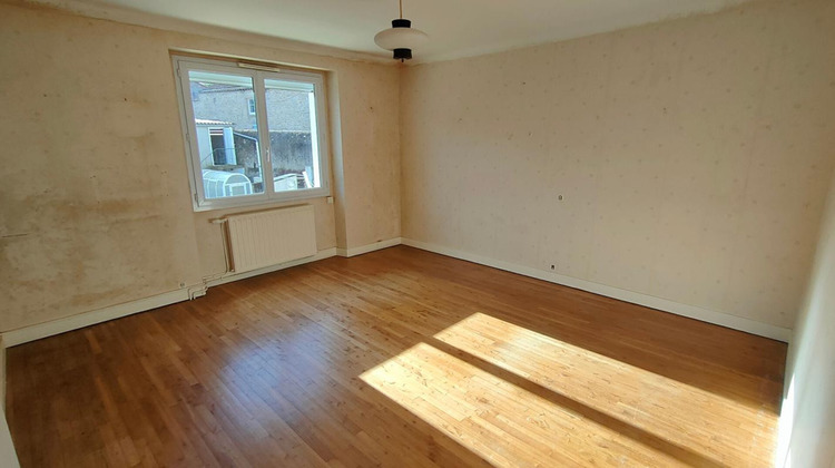 Ma-Cabane - Vente Maison MORTAGNE SUR SEVRE, 89 m²