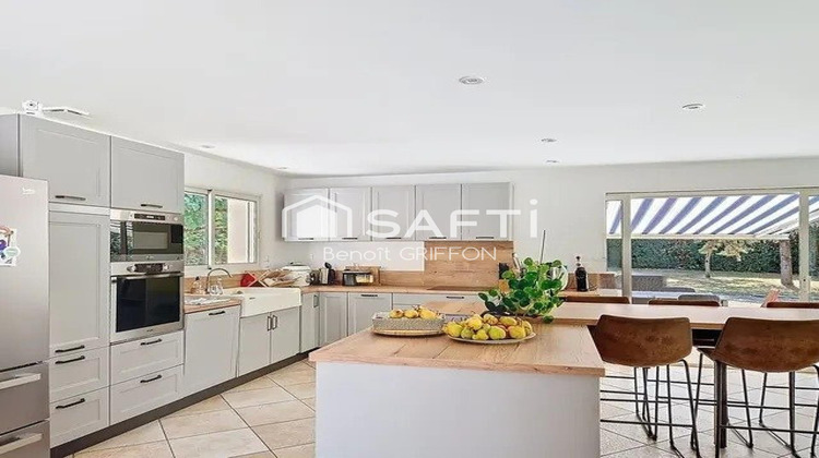 Ma-Cabane - Vente Maison Mortagne-sur-Sevre, 204 m²